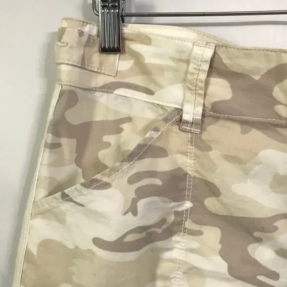 Sanctuary Pants Size 27 Womens Camouflage Tan Beige Cargo Style Drawstring Cuff - Picture 7 of 13